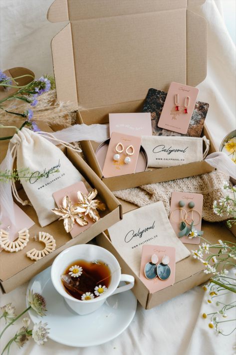Earthly Treasures: Ethical and Biodegradable Jewelry Packaging for the Nature Lover
